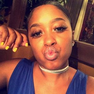 Meet your Posher, Latoya